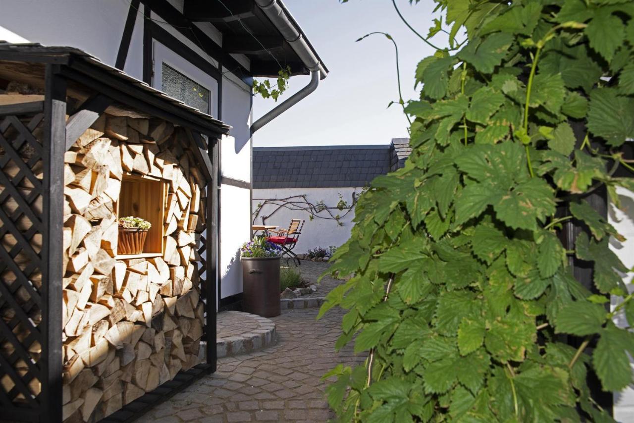Rosige Zeiten, Ferien Im Fachwerkhaus Mechernich